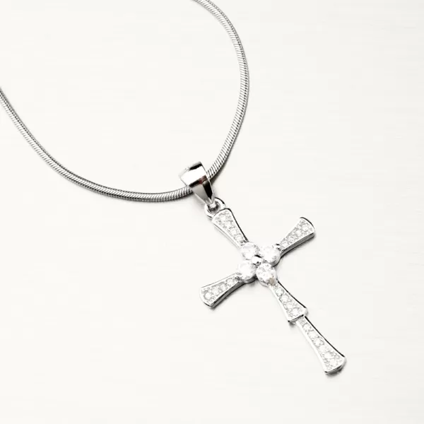 Strieborný prívesok kríž so zirkónmi PKL-3075