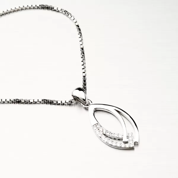 Strieborný prívesok so zirkónmi PKL-3078