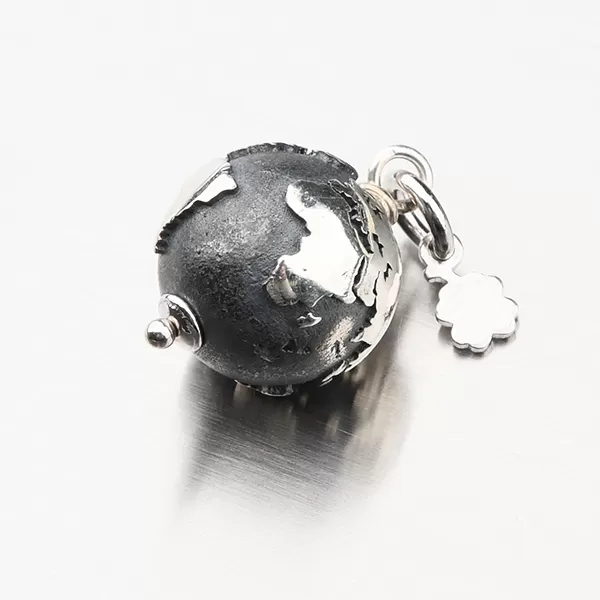 Striebro prívesku Globe P1702256-0532-SLX