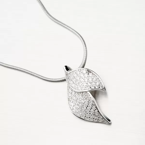 Strieborný prívesok lístky so zirkónmi PKL-3076