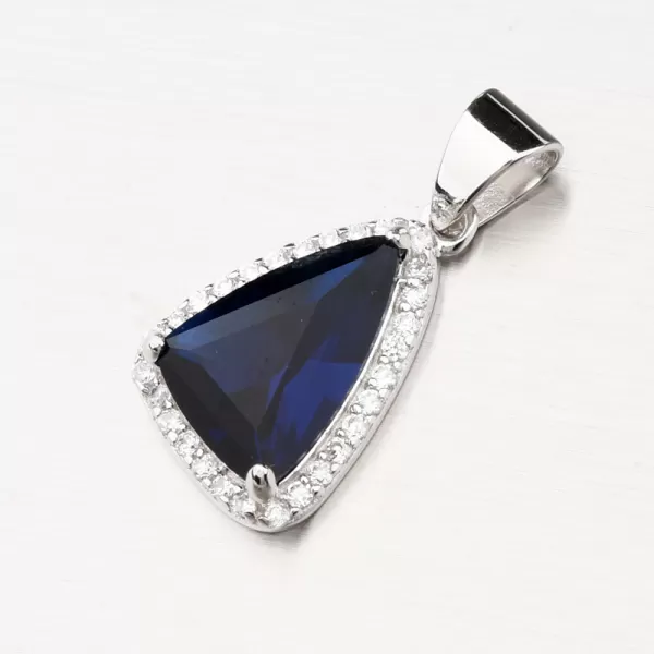 Strieborný prívesok s modrým zafírom PKL-3093