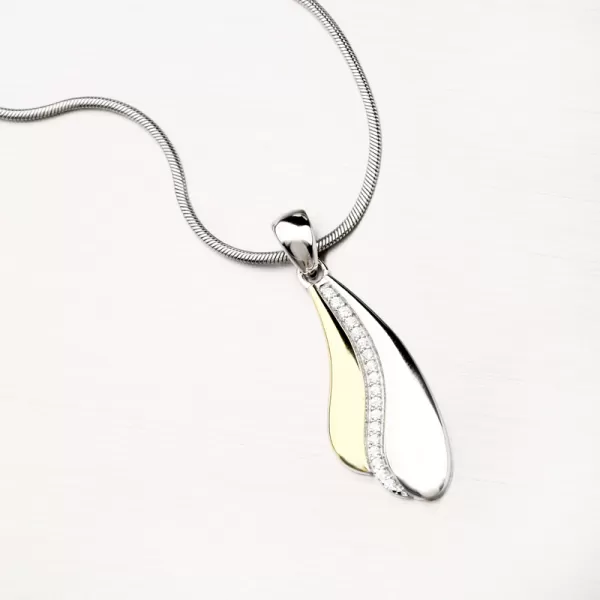 Pozlátený strieborný prívesok so zirkónmi PKL-3070