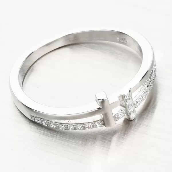 Strieborný prsteň so zirkónmi GST-11625