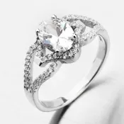 Strieborný prsteň so zirkónmi PKL-1013