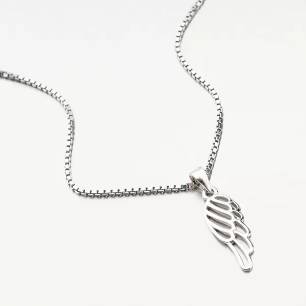 Strieborný prívesok anjelské krídlo HST-13531