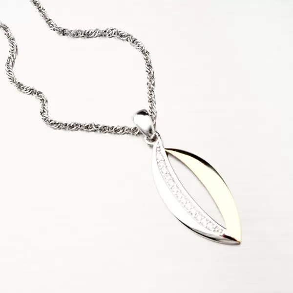 Pozlátený strieborný prívesok so zirkónmi PKL-3067