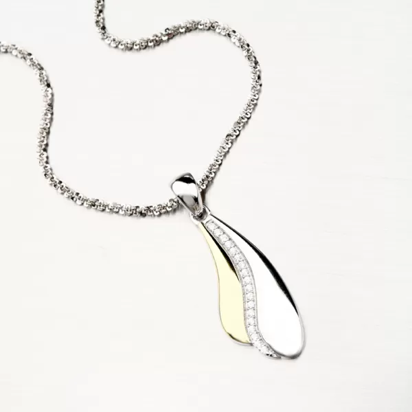 Pozlátený strieborný prívesok so zirkónmi PKL-3070