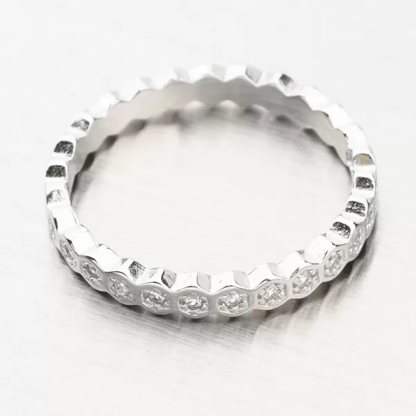Strieborný prsteň so zirkónmi GST-11594