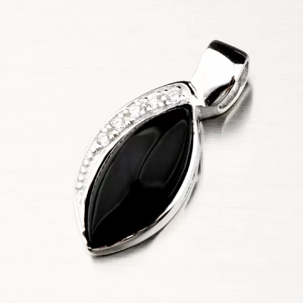 Strieborný prívesok s čiernym smaltom a so zirkónmi PKL-3073