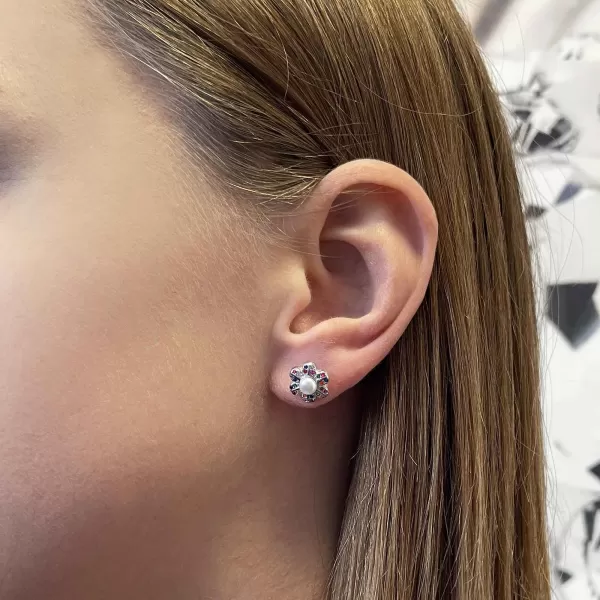 Strieborné náušnice kvietky multi zirkónmi s bielou riečnou perlou 21071.3 multi