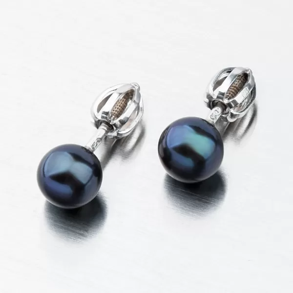 Náušnice kôstky z bieleho zlata s čiernou perlou