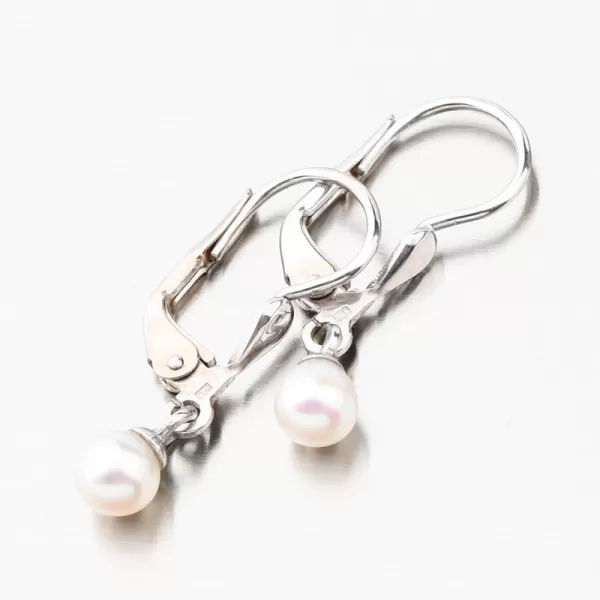 Visiace náušnice z bieleho zlata s bielou perlou