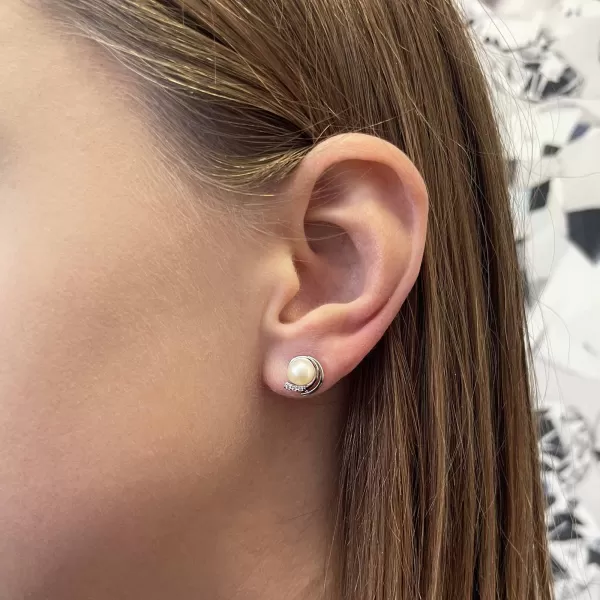 Strieborné náušnice kôstky s riečnou perlou a zirkónmi vír biely 21091.1B