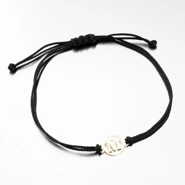 Náramok z čierneho povrázku so zlatým písmenom M LT14-005ZL-M