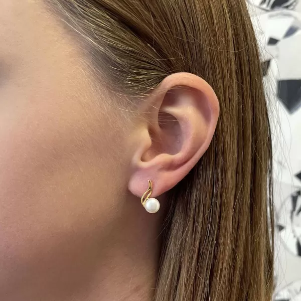 Pozlátené strieborné náušnice kôstky s riečnou perlou biela 21102.1B