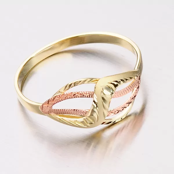 Zlatý dámsky prsteň 51P-227