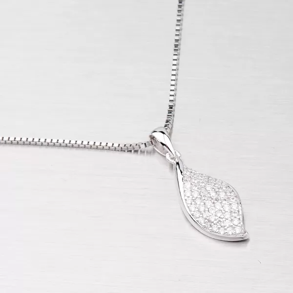 Prívesok strieborný so zirkónmi PXX02130598