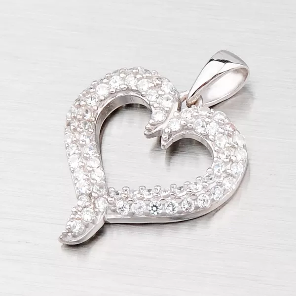 Prívesok strieborný AP883