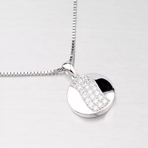 Prívesok rhodiovaný AP054