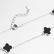 Strieborný náramok s čiernym štvorlístkovým ďatelcom PKL-4033