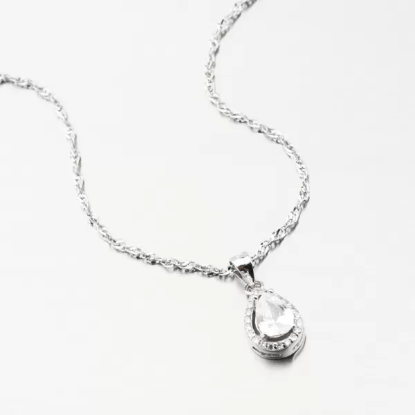 Strieborný prívesok so zirkónmi PKL-3135