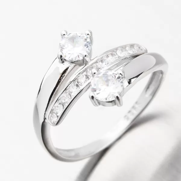 Strieborný prsteň so zirkónmi GST-11427