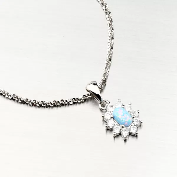 Strieborný prívesok so svetlo modrým opálom PKL-3120