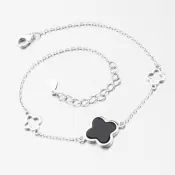 Strieborný dámsky náramok s čiernym štvorlístkom PKL-4018