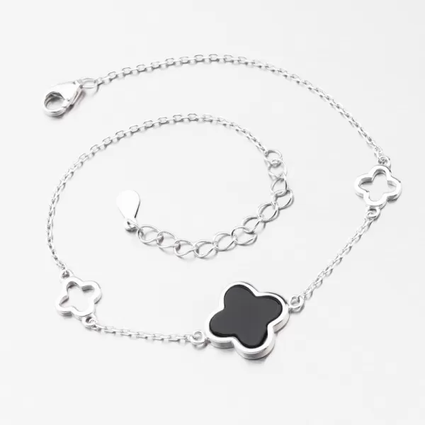 Strieborný dámsky náramok s čiernym štvorlístkom PKL-4018