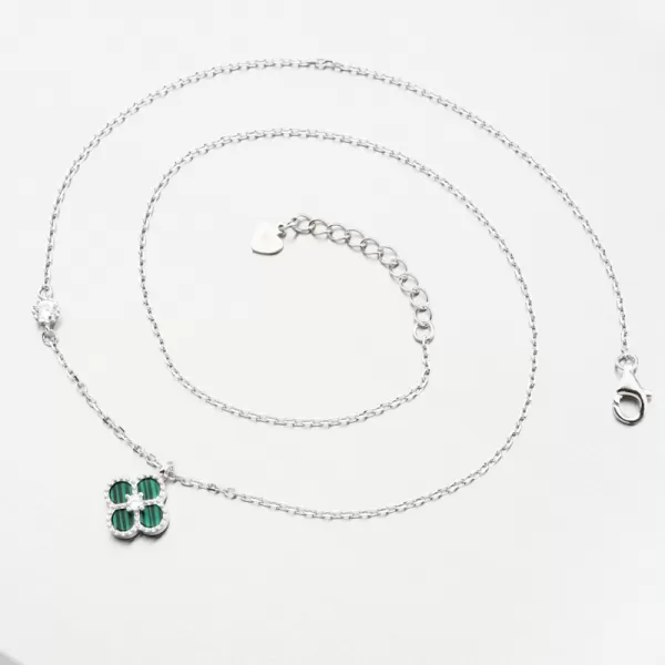 Strieborný náhrdelník so zeleným štvorlístkom PKL-5023