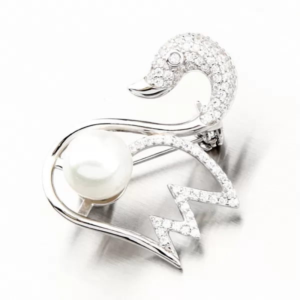 Strieborná brošňa labuť s perlou a so zirkónmi PKL-6012