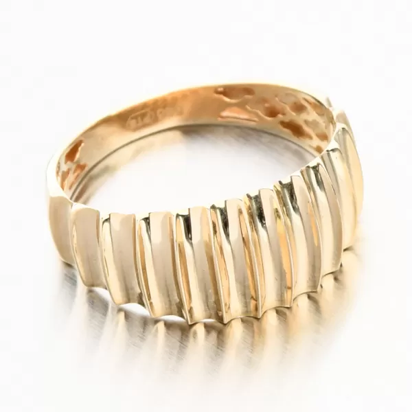 Zlatý dámsky prsteň 141P-110717