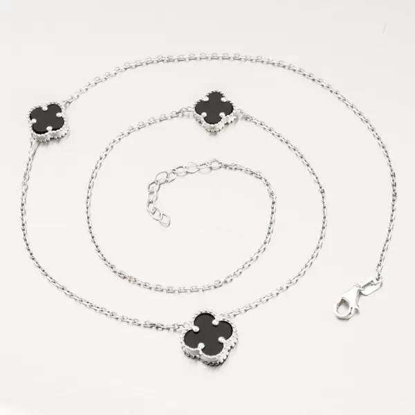 Dámsky náhrdelník biele zlato 585 so štvorlístkami 15R-057