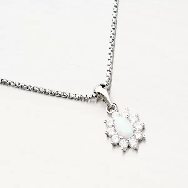 Strieborný prívesok s bielym opálom PKL-3119