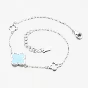 Strieborný dámsky náramok so štvorlístkami a modrým opálom PKL-4017