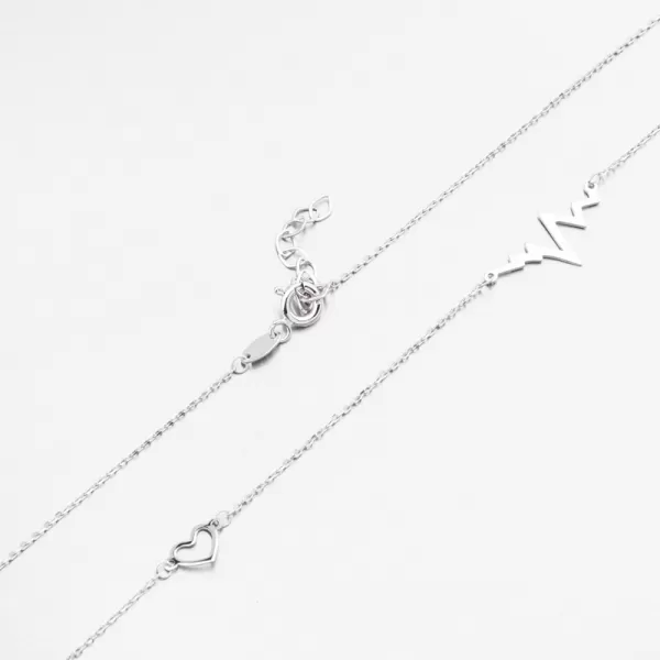 Náhrdelník z bieleho zlata porazil srdcový rytmus 15R-048