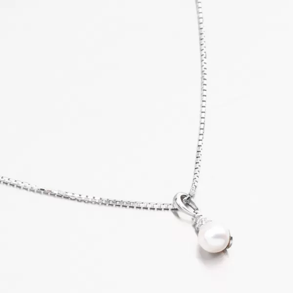 Prívesok z bieleho zlata s perlom a zirkónmi 53GZ-2235-B