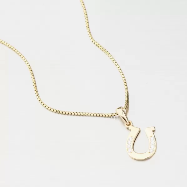 Zlatý prívesok podkova so zirkónmi GCA13-008