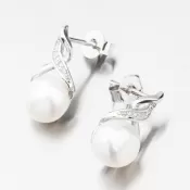Strieborné náušnice s perlou a so zirkónmi UPST-122616