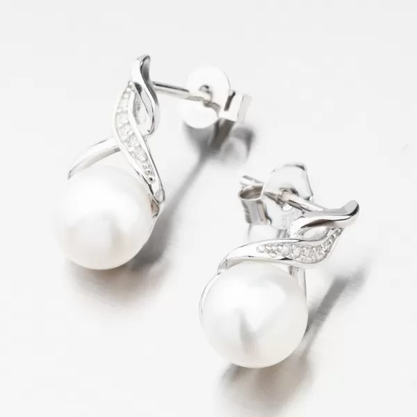 Strieborné náušnice s perlou a so zirkónmi UPST-122616