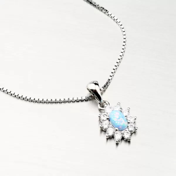 Strieborný prívesok so svetlo modrým opálom PKL-3120