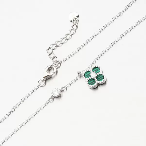 Strieborný náhrdelník so zeleným štvorlístkom PKL-5023