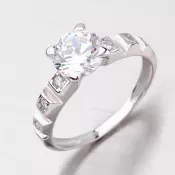 Prsteň so zirkónmi GZ2490B