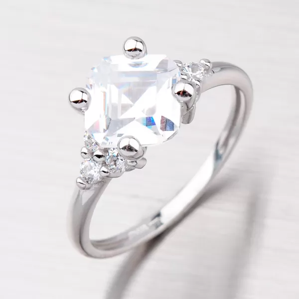 Prívesok zlatý so zirkónmi GZ2311B