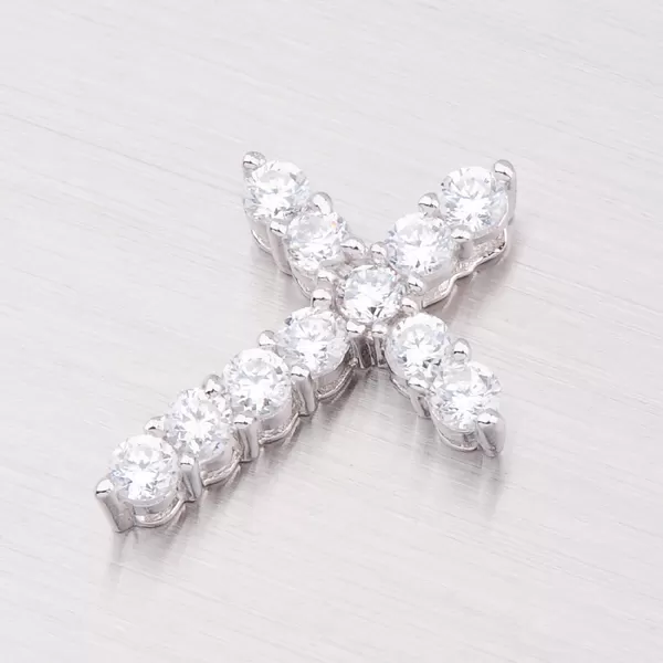 Kríž strieborný P3028