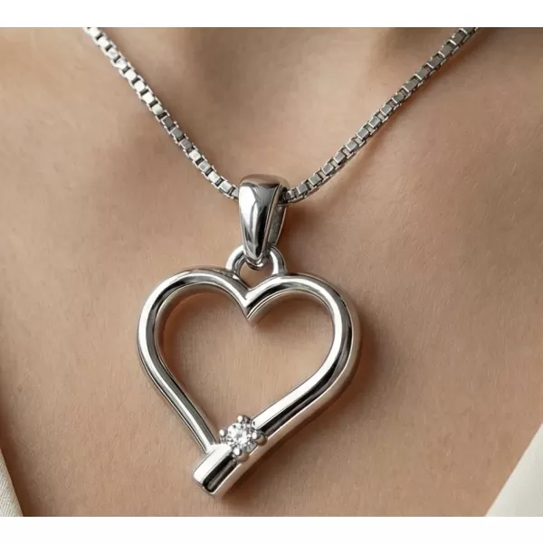 Srdce z bieleho zlata s briliantom 10917-B-DIA